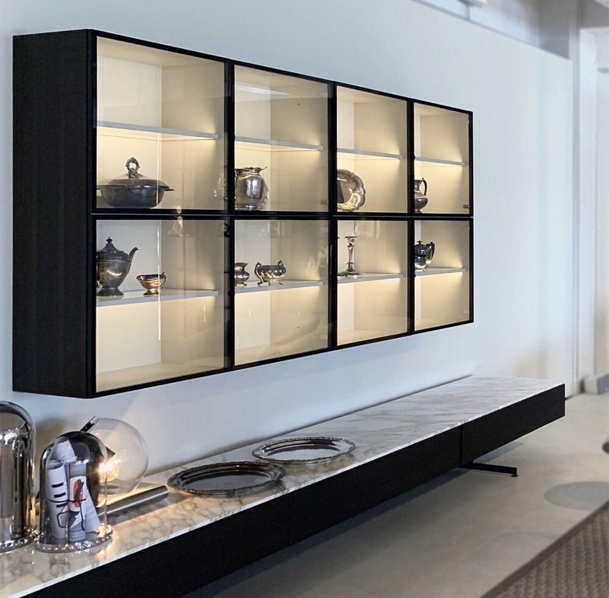 wall mounted cabinet
